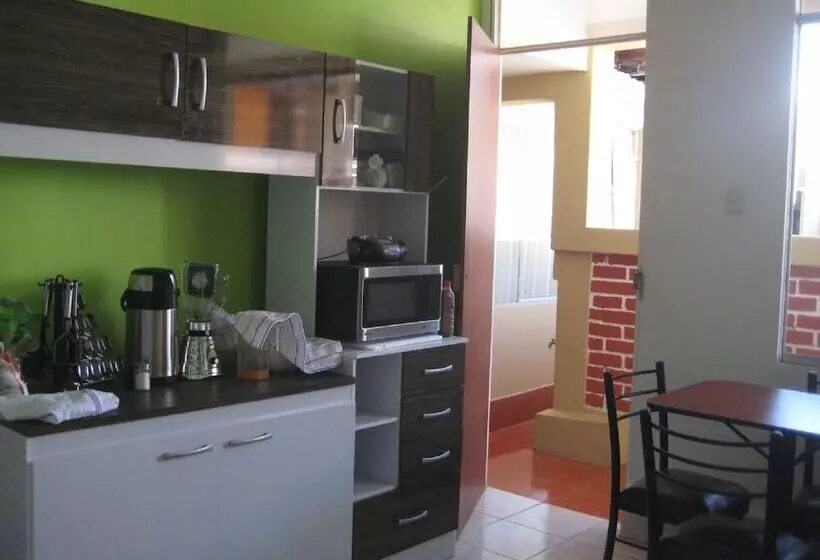 Mango Hostel Bed & Breakfast