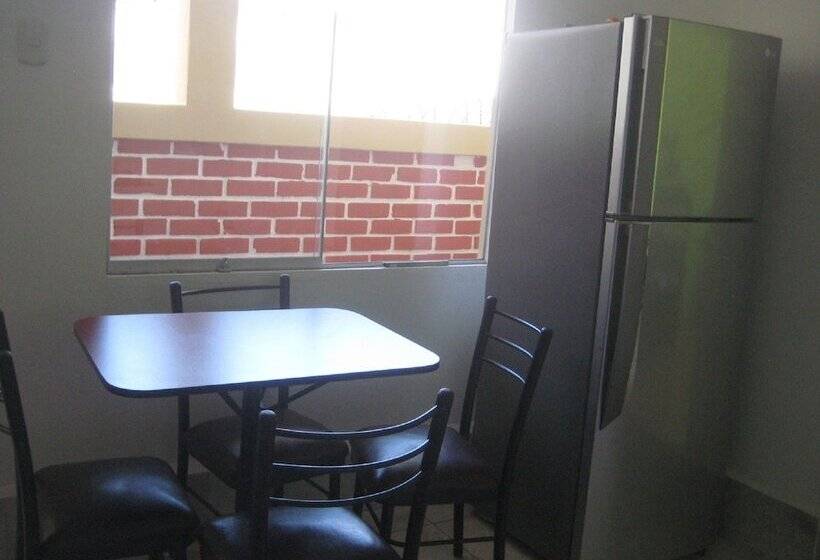 Mango Hostel Bed & Breakfast