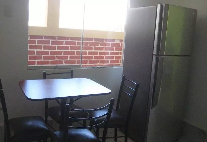 Mango Hostel Bed & Breakfast