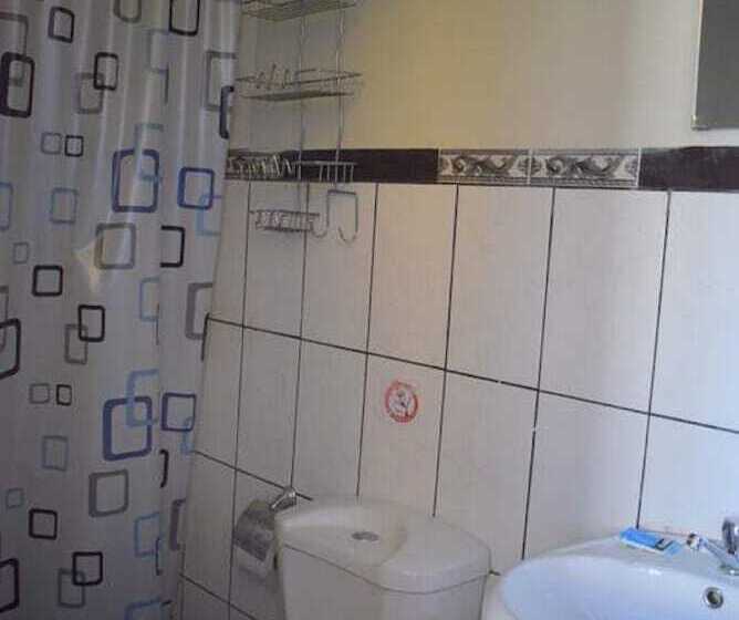 Mango Hostel Bed & Breakfast