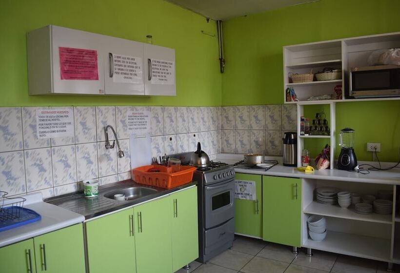 Mango Hostel Bed & Breakfast