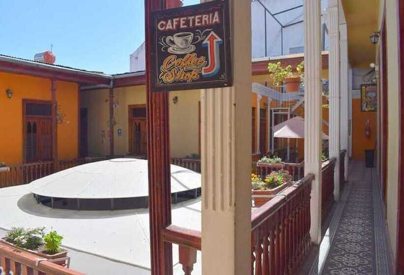 Mango Hostel Bed & Breakfast