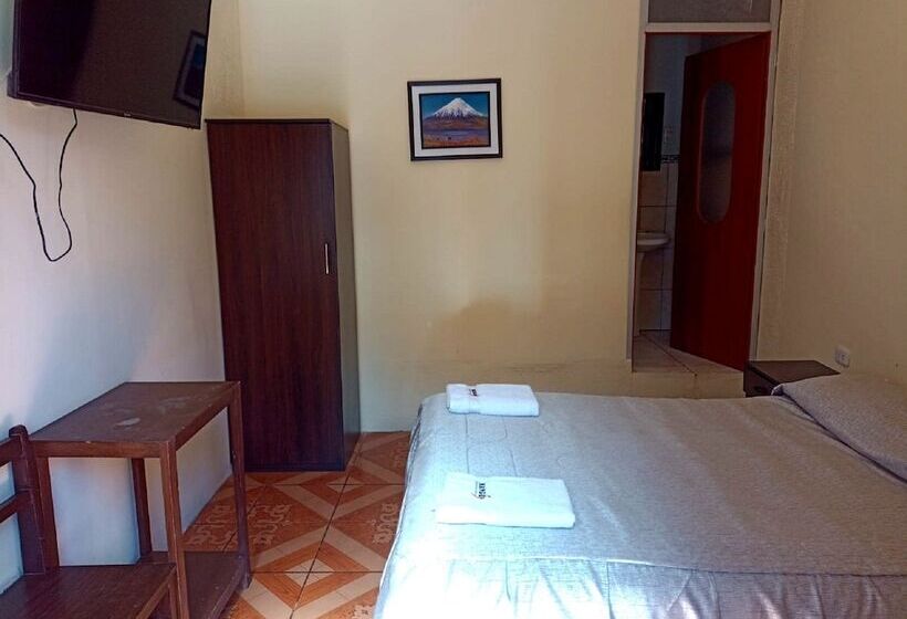 Mango Hostel Bed & Breakfast