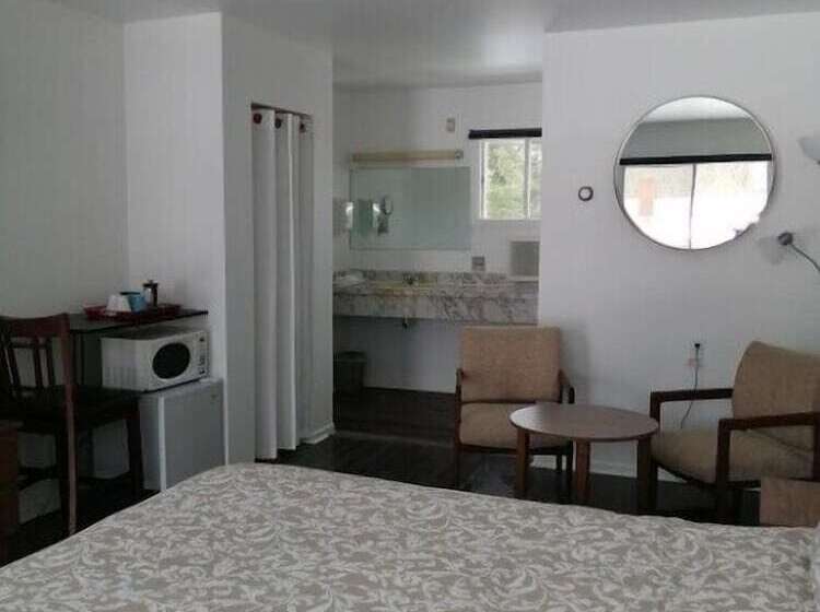 فندق على الطريق Bridgetown Motor Inn