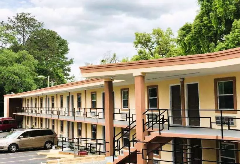 モーテル Budgetel Inn & Suites, Downtown Tallahassee By Oyo