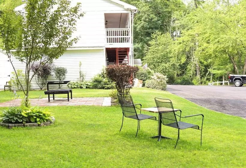 Motelli Chatham Travel Lodge