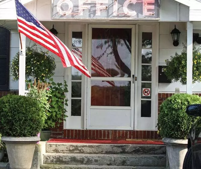 Motelli Chatham Travel Lodge