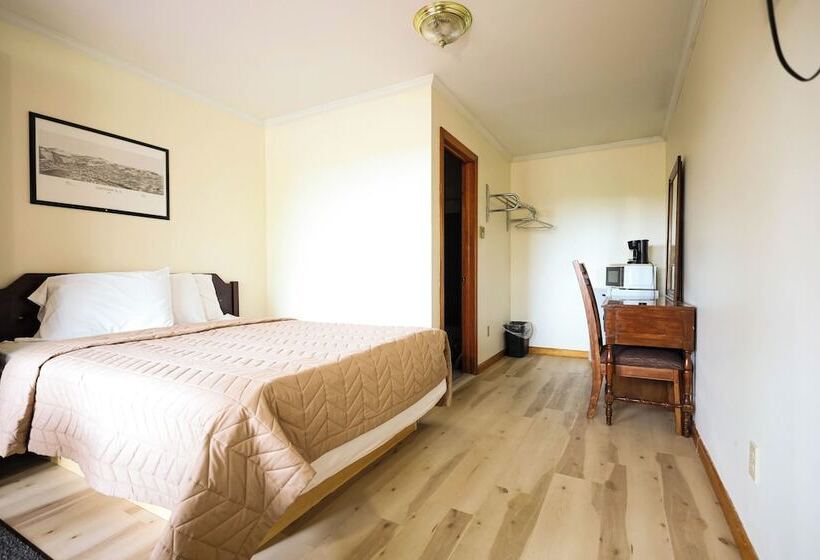 מוטל Chatham Travel Lodge