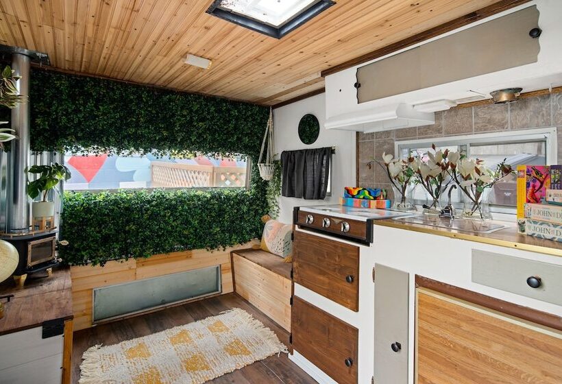 Motel Mccoy Art, Coffee, Beer, Wine