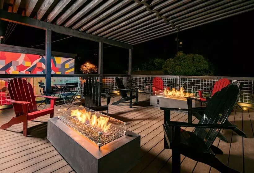 Motelli Mccoy   Art, Coffee, Beer, Wine