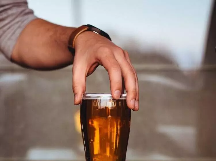 Motelli Mccoy   Art, Coffee, Beer, Wine