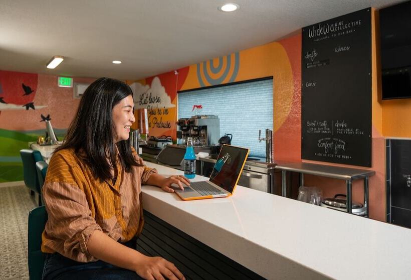 Motel Mccoy Art, Coffee, Beer, Wine