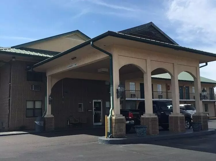 Motelli Regency Inn & Suites