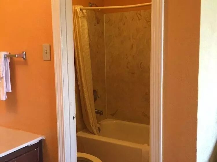 Motelli Regency Inn & Suites