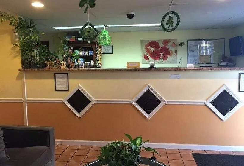 Motelli Regency Inn & Suites