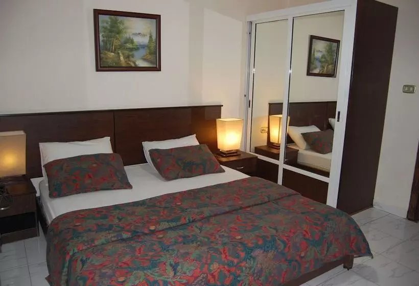 پانسیون Daraghmeh Hotel Apartments   Wadi Saqra