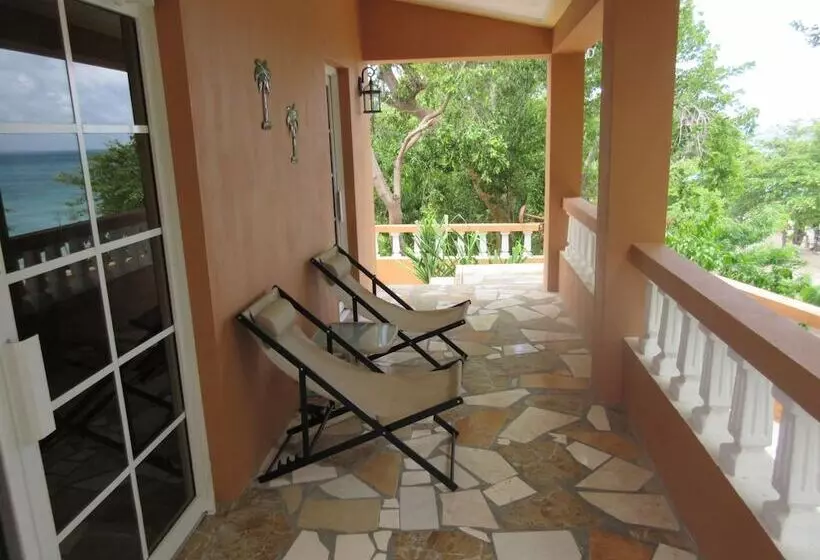 پانسیون L Anse A L Eau Beach House