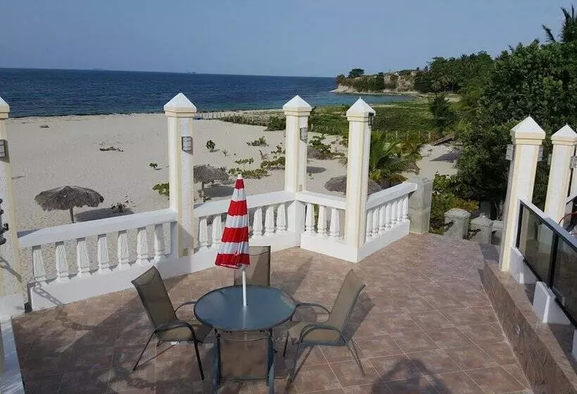 پانسیون L Anse A L Eau Beach House