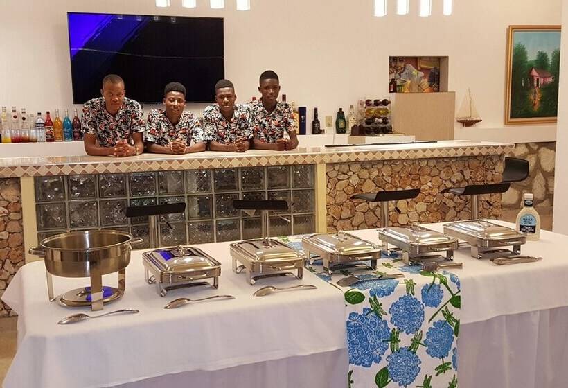 پانسیون L Anse A L Eau Beach House