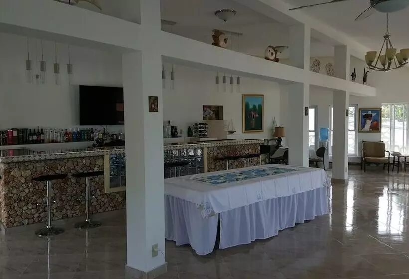 پانسیون L Anse A L Eau Beach House