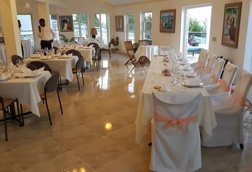 پانسیون L Anse A L Eau Beach House