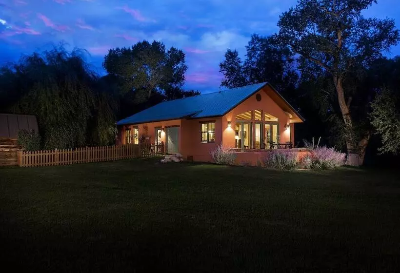 Aamiaismajoitus (B&B) Blue Lake Ranch