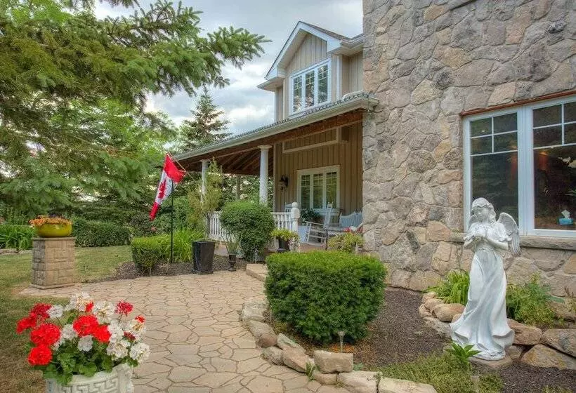 Aamiaismajoitus (B&B) House By The Side Of The Road