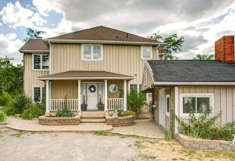 Aamiaismajoitus (B&B) House By The Side Of The Road