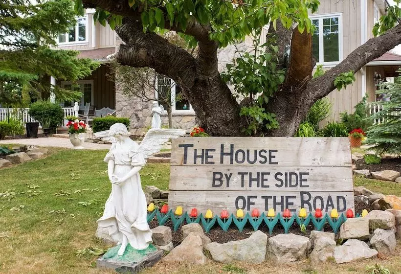 Aamiaismajoitus (B&B) House By The Side Of The Road