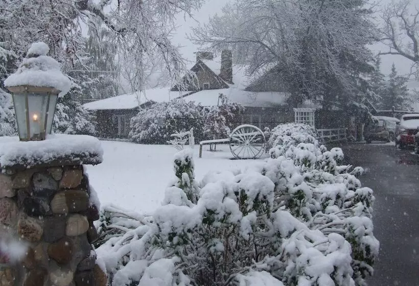 Cobblestone Manor B&b