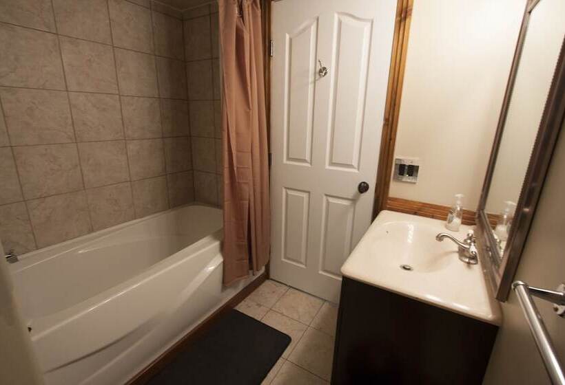 Cobblestone Manor B&b