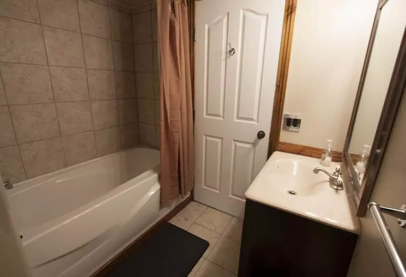 Cobblestone Manor B&b