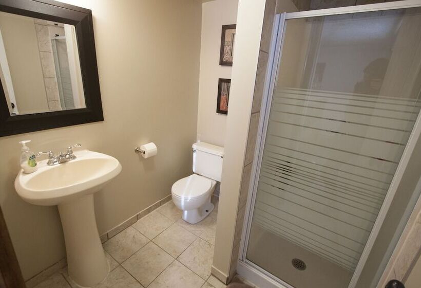 Cobblestone Manor B&b