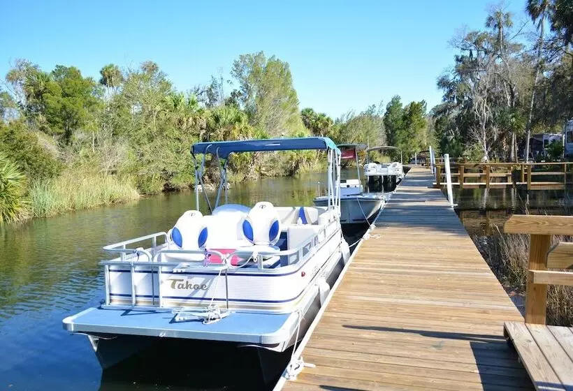 Crystal Isles Rv Resort