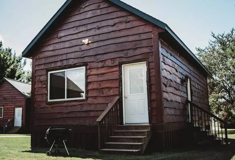 Edge O Dells Resort   21 And Older