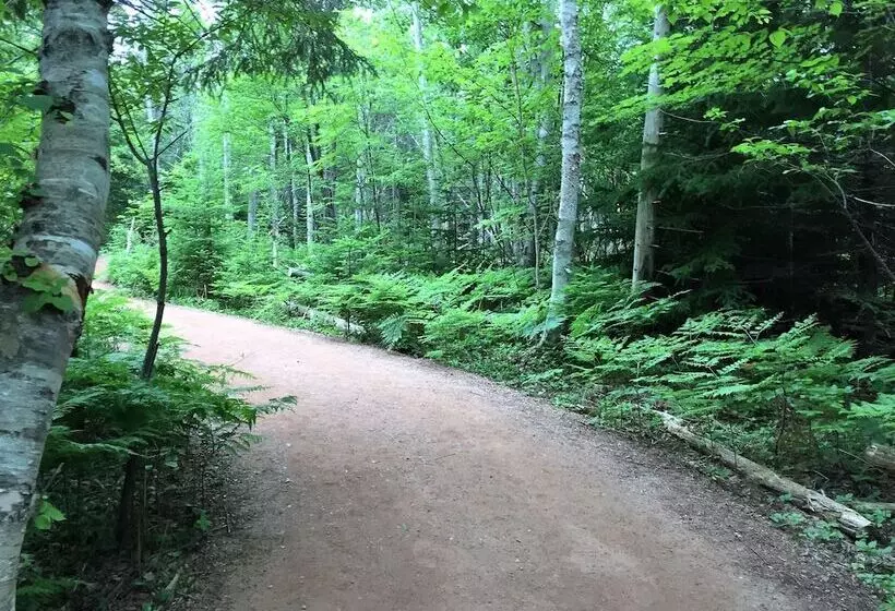 Greenwich Moonlight Bay Cottage