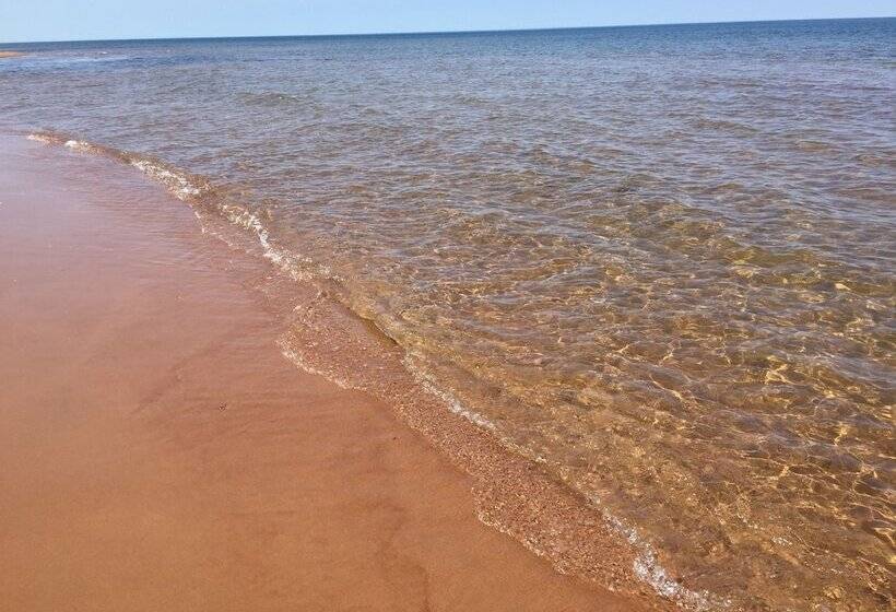 Greenwich Moonlight Bay Cottage