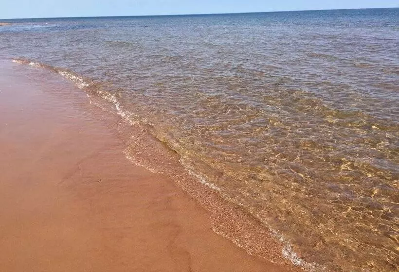 Greenwich Moonlight Bay Cottage