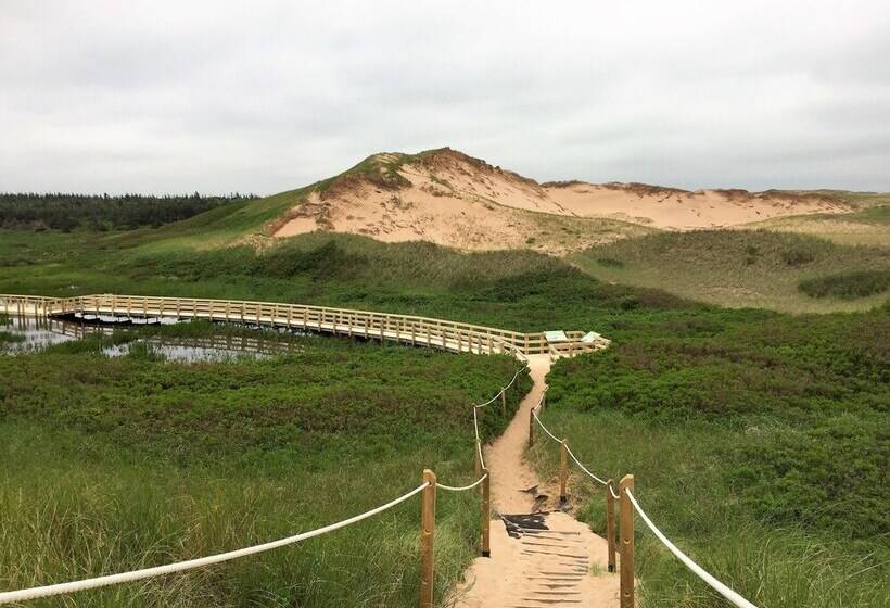 Greenwich Moonlight Bay Cottage