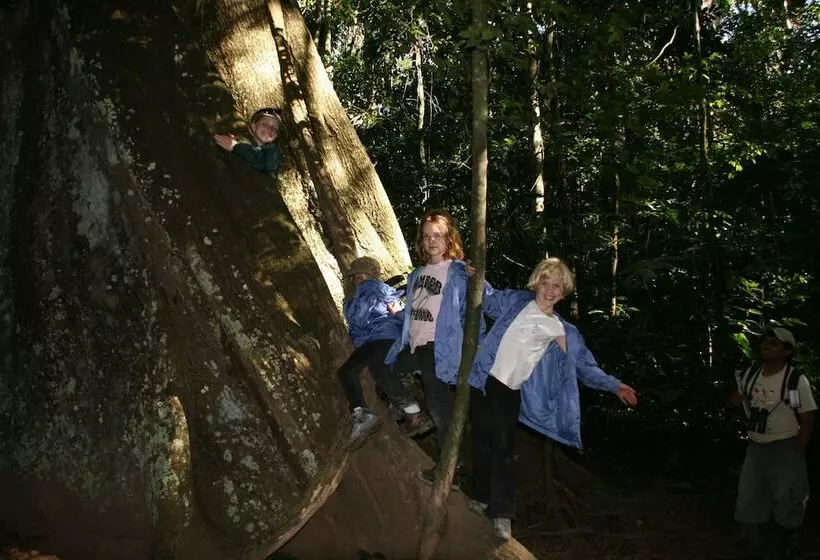 مسافرخانه Refugio Amazonas Lodge