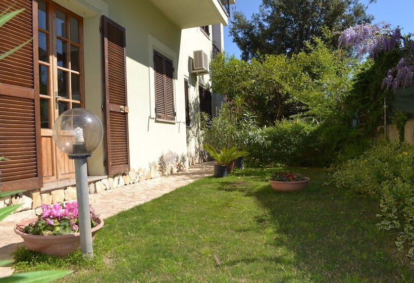 여관 Residenza Aiosardegna Mare E Montagna