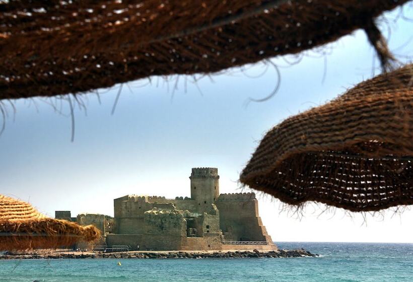 هتل Baia Degli Dei Resort