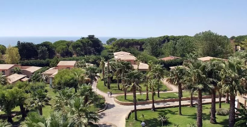 Hotelli Baia Degli Dei Resort