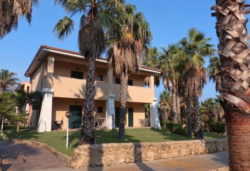 هتل Baia Degli Dei Resort