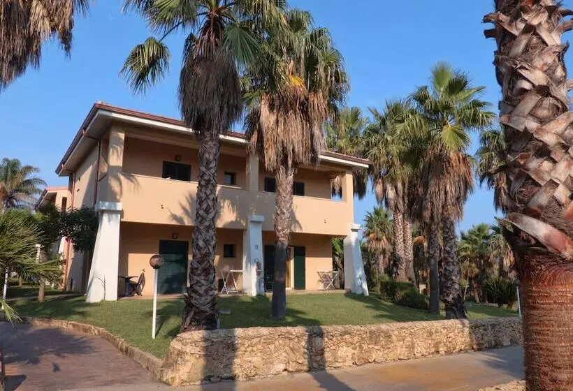 Hotelli Baia Degli Dei Resort