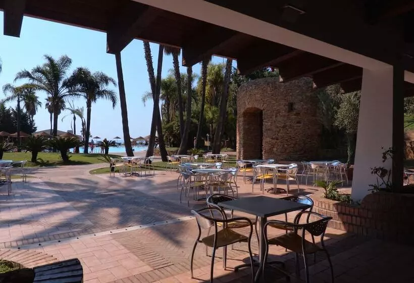 Hotelli Baia Degli Dei Resort