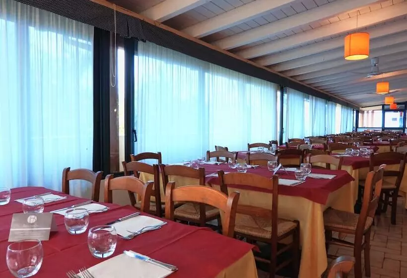 Hotelli Baia Degli Dei Resort