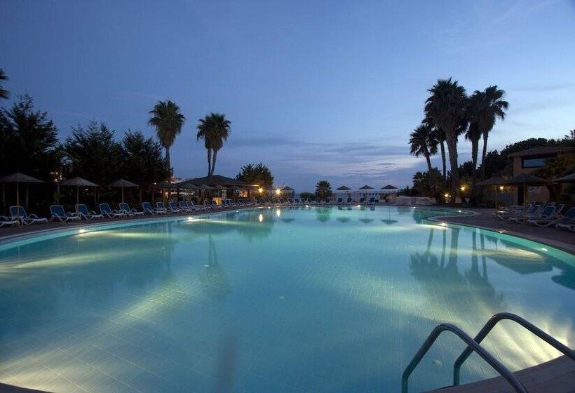 هتل Baia Degli Dei Resort