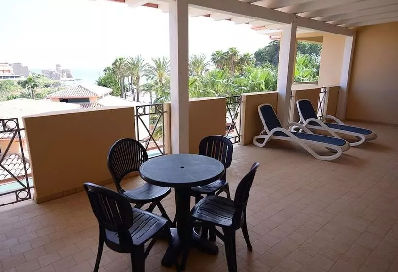 Hotelli Baia Degli Dei Resort