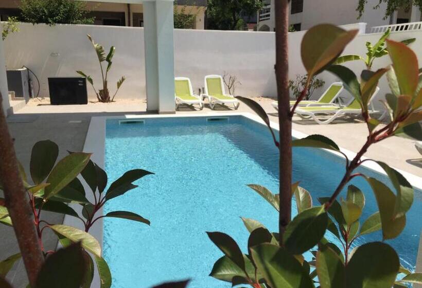 فندق Diklo Beach Rooms Adults Only